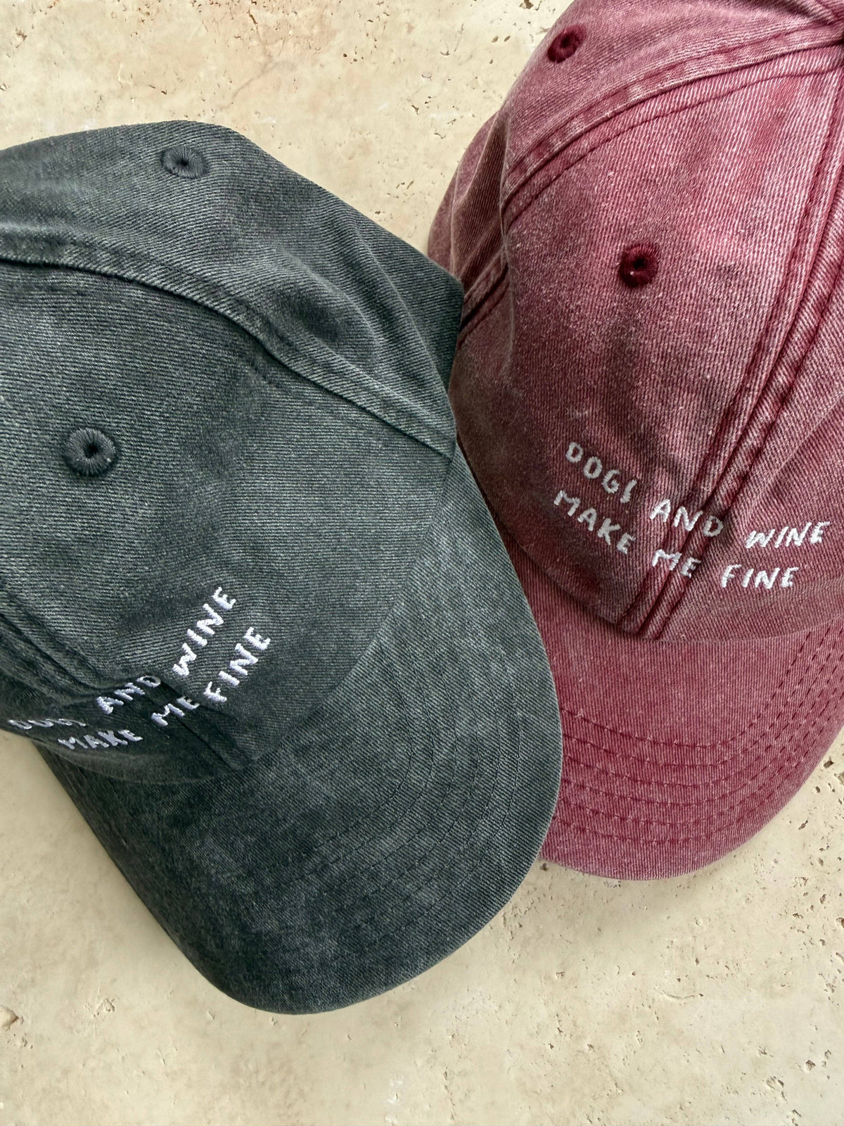Lieblingspfote - Cap DOGS AND WINE MAKE ME FINE Vintage Black